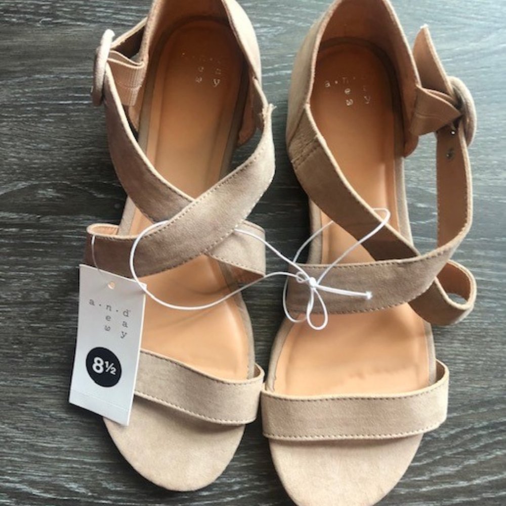 A.n.d e a w y  sandals